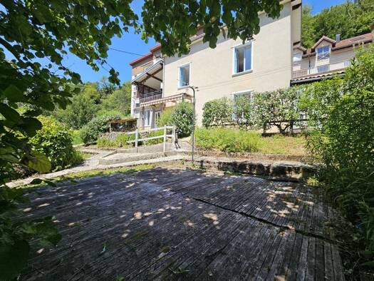 Maison à vendre 178 500 € 5 pièces 3 chambres 105 m² 372 m² de terrain Centre Ville Sud Saint-Claude 39200