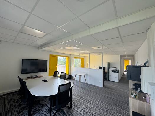 Espace bureau à vendre 200 000 € 70 m² de bureaux Durance-Cantarel Avignon 84140