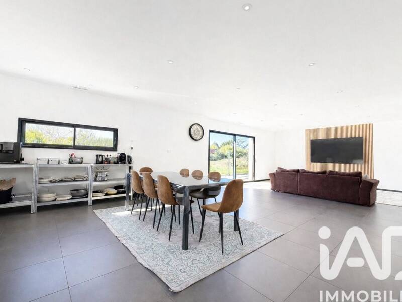 Maison à vendre, 134m², SAINT MEDARD DE GUIZIERES