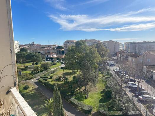Maison en viager Bouquet 80 000 € 3 pièces 2 chambres 63 m² Frejus 83600