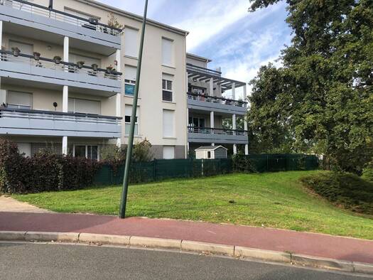 Appartement à louer 1 400 € 4 pièces 3 chambres 78 m² 3 étages Saint Michel Est Etampes 91150