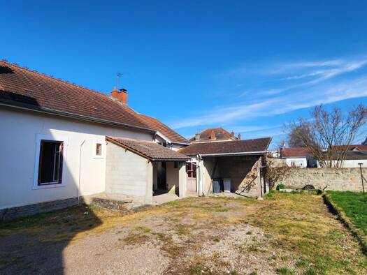 Maison de plain-pied à vendre 106 700 € 5 pièces 4 chambres 139 m² 667 m² de terrain Bel Air Montceau-les-Mines 71300