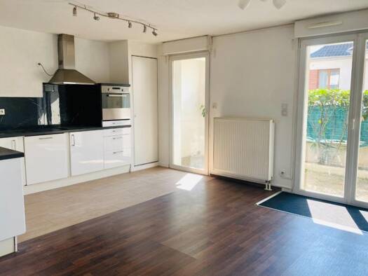 Appartement à louer 770 € 3 pièces 2 chambres 60 m² RDC Clausenhof-Les Pins-Musau Haguenau 67500