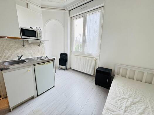 Appartement à louer 435 € 1 pièce Étage 1/2 Champmaillot Dijon 21000