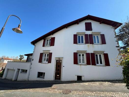 Maison à vendre 627 000 € 15 pièces 14 chambres 330 m² Ustaritz 64480