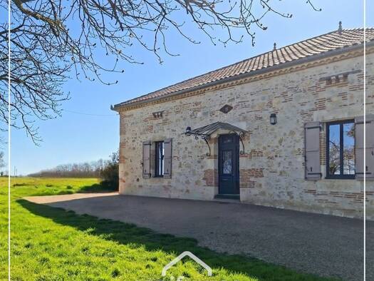 Ferme équestre à vendre 399 000 € 266 m² 169 794 m² de terrain Auvillar 82340