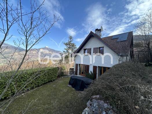 Maison à louer 1 830 € 6 pièces 4 chambres 144 m² 800 m² de terrain Quaix-en-Chartreuse 38950