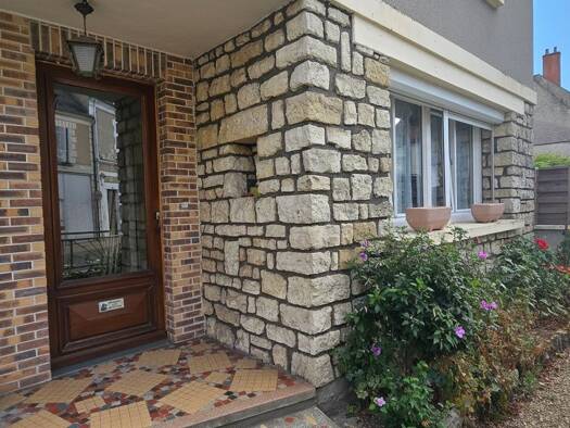Maison à vendre 89 000 € 6 pièces 4 chambres 151 m² 617 m² de terrain Lignières 18160