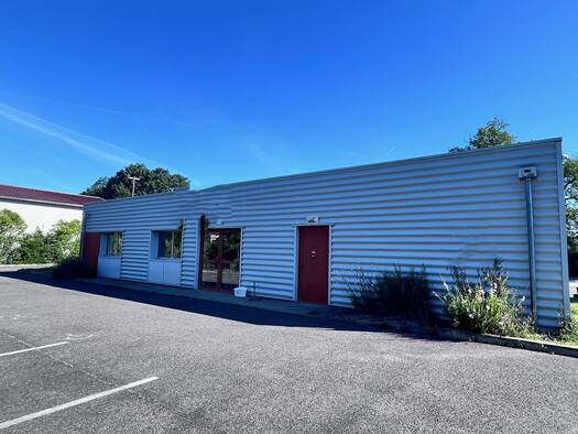 Local d'activités à vendre 410 000 € 3 024 m² d'espace de stockage Villematier 31340