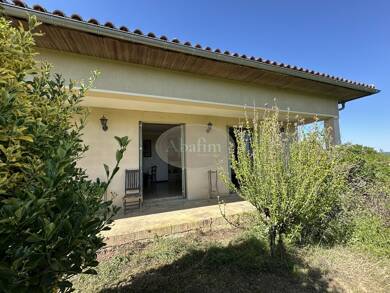 Maison de plain-pied à vendre 216 000 € 7 pièces 3 chambres 110 m² 39 795 m² de terrain Duffort 32170