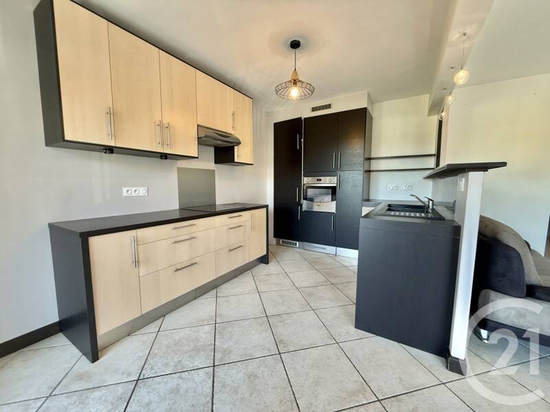 Maison à louer, 78m², SAINT PIERRE EN FAUCIGNY