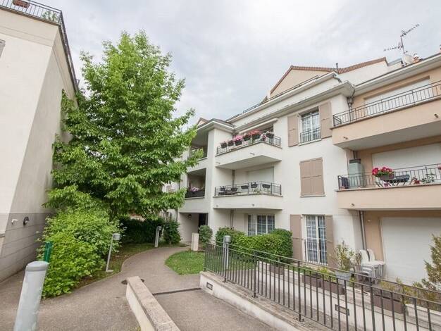 Appartement à vendre 169 500 € 2 pièces 1 chambre 42 m² 3 étages Centre Osny 95520