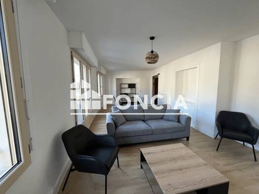 Appartement à louer 910 € 4 pièces 3 chambres 92,2 m² 1er étage Delessert-Saint Louis-Nantilly Saumur 49400