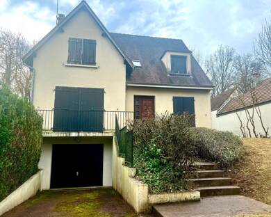 Appartement à louer 3 003 € 6 pièces 4 chambres 161 m² RDC/1 L'Étang-la-Ville 78620