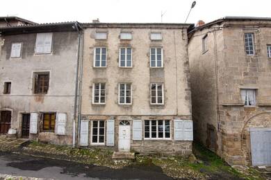 Maison à vendre 75 000 € 8 pièces 6 chambres 210 m² 105 m² de terrain La Chaise-Dieu 43160