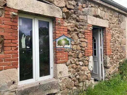 Appartement à vendre 44 000 € 1 pièce 88 m² RDC Dunières 43220