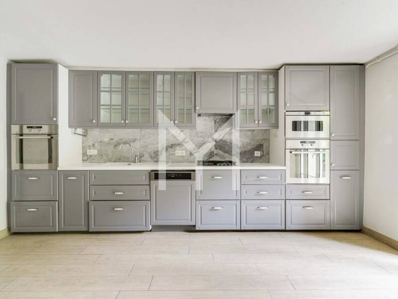 Maison à louer, 244m², PARIS 16E