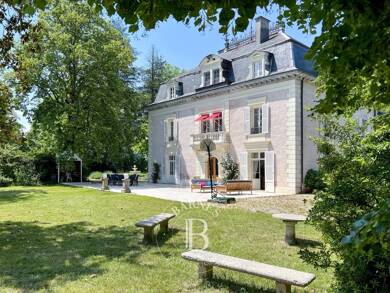 Demeure à vendre 2 290 000 € 1 pièce 8 chambres 467 m² 28 000 m² de terrain Aix-les-Bains 73100