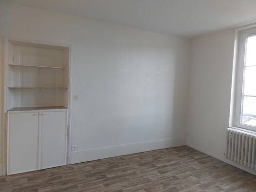 Appartement à louer 630 € 2 pièces 1 chambre 39 m² Étage 1/2 Gamilly Vernon 27200