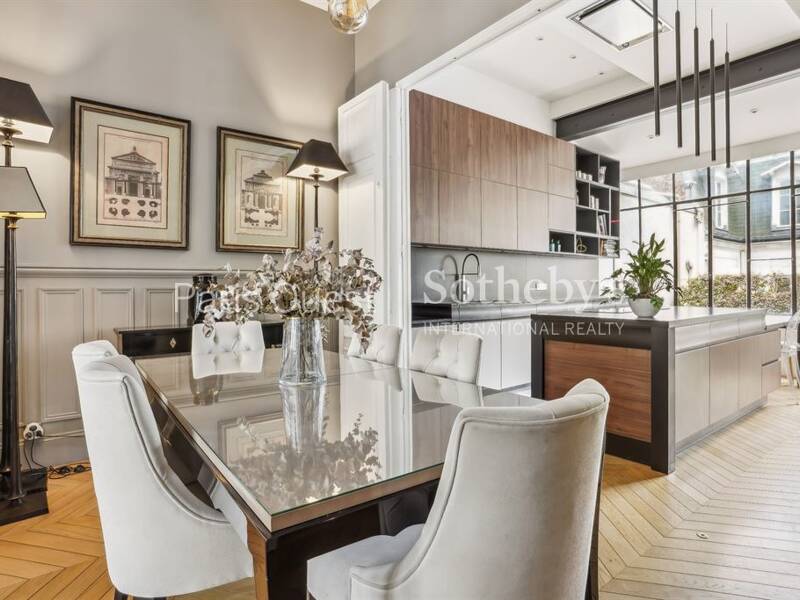 Maison à louer, 245m², PARIS 17E
