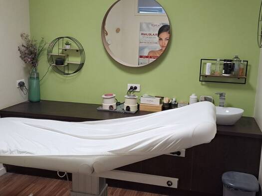 Local commercial à vendre 170 000 € 40 m² de surface de vente Hôtel de Ville Saint-Cyr-l'École 78210