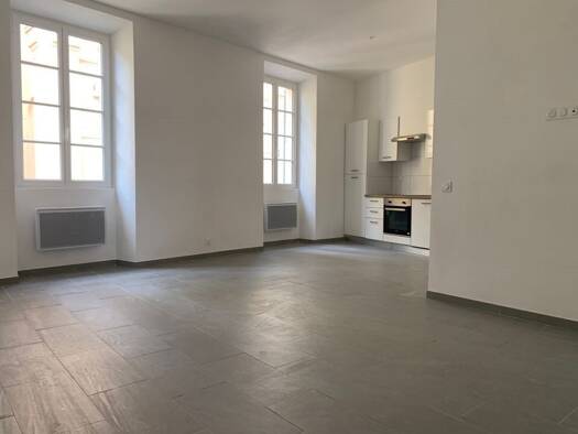 Appartement à louer 900 € 3 pièces 2 chambres 55 m² Saint Mathieu Grasse 06130