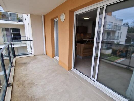 Appartement à louer 720 € 3 pièces 2 chambres 70,4 m² Étage 1/3 Robretières La Roche-sur-Yon 85000