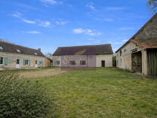 Maison à vendre 335 000 € 6 pièces 3 chambres 190 m² Saint-Jean-d'Assé 72380