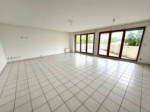 Appartement à vendre 350 000 € 3 pièces 2 chambres 104 m² 2ème étage Vernand Annemasse 74100
