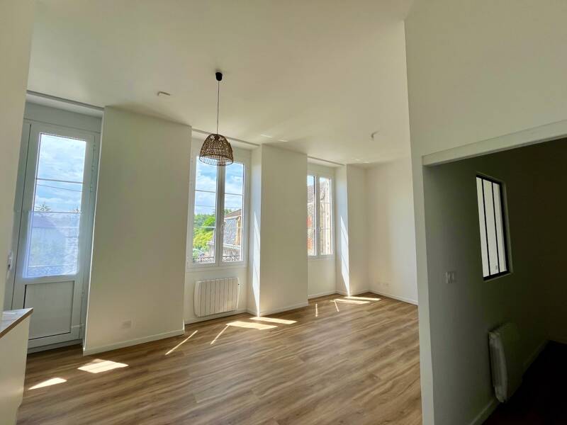 Maison à louer, 48m², SAINTE LIVRADE SUR LOT