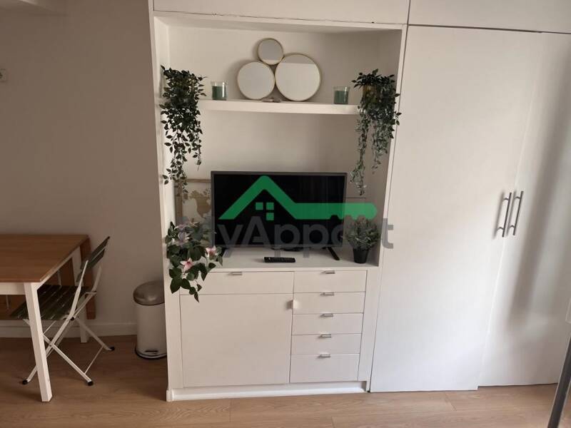 Maison à louer, 22m², PARIS 18E