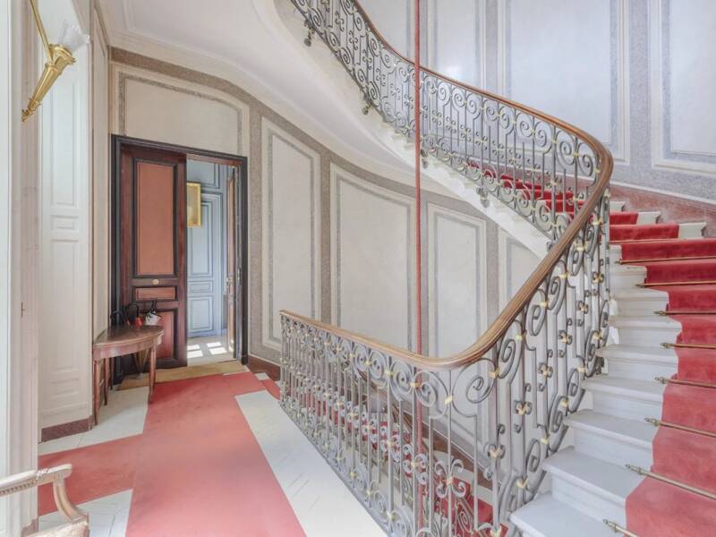 Maison à louer, 242m², PARIS 8E