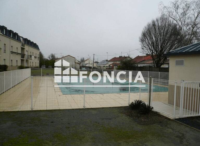Appartement à louer 590 € 2 pièces 1<br/>chambre 39,9 m²<br/>superficie RDC/2<br/>étage Libération Cholet 49300