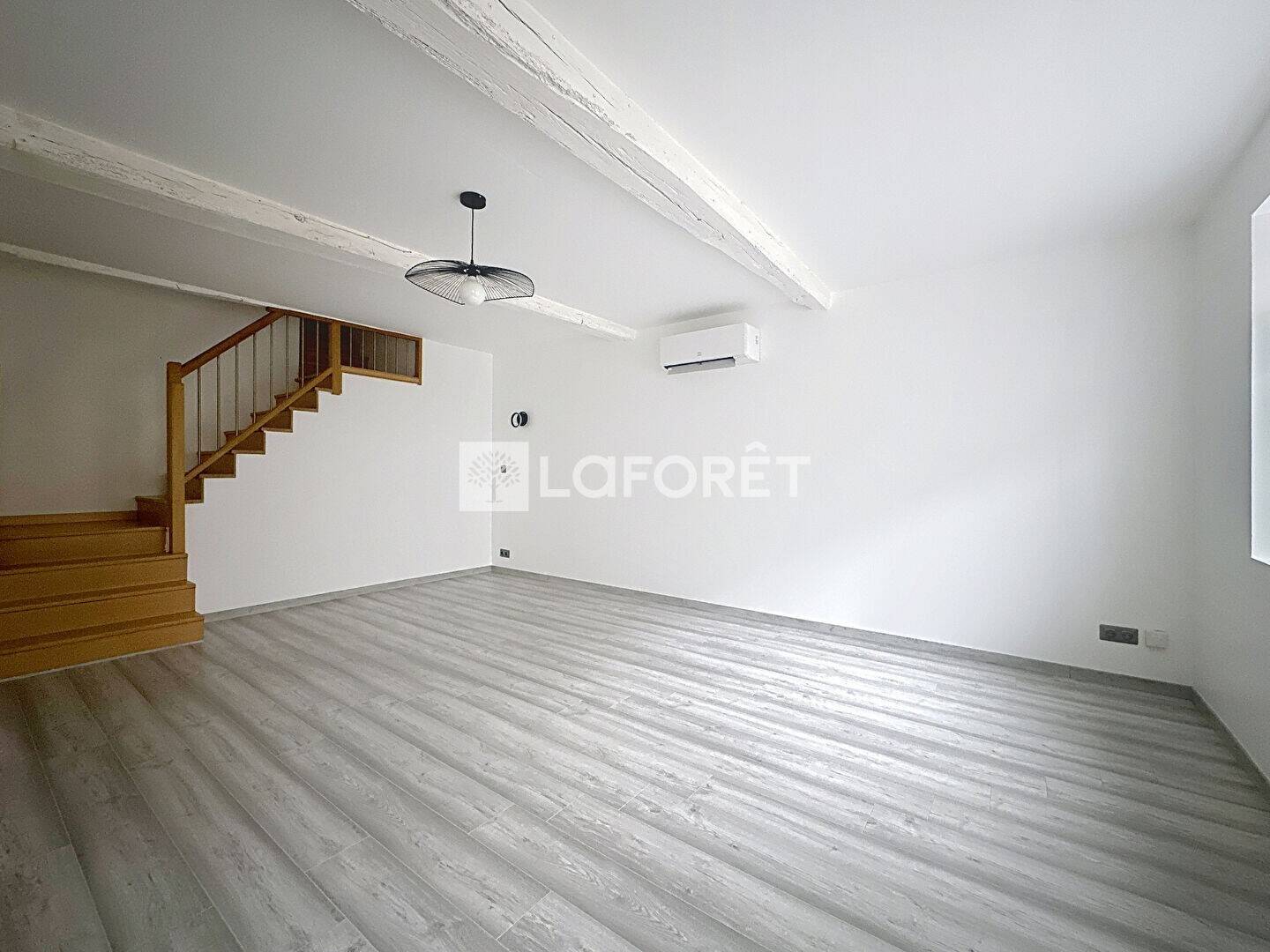 Maison à vendre, 132m², SAINT TRIVIER SUR MOIGNANS