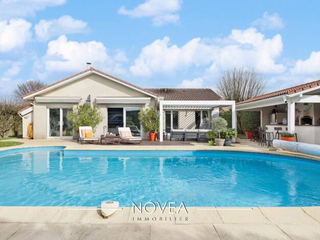 Maison à vendre 649 000 € 5 pièces 4 chambres 137 m² 830 m² de terrain Cailloux-sur-Fontaines 69270