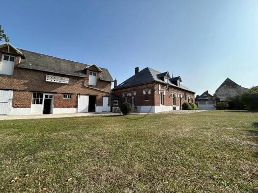 Maison à vendre 348 000 € 8 pièces 5 chambres 202 m² 2 953 m² de terrain Sissy 02240