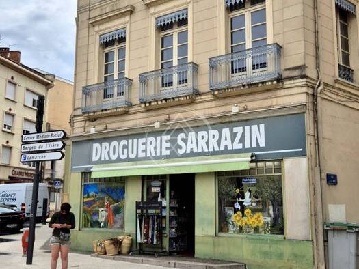 Local commercial à vendre 99 500 € 79,8 m² de surface de vente Le Bourg Bourg-de-Péage 26300