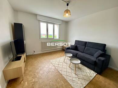 Appartement à louer 600 € 1 pièce 29 m² Étage 3/4 Stand-Chirvaux-Gare Pontarlier 25300
