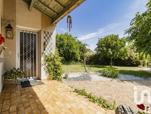 Maison de plain-pied à vendre 275 000 € 5 pièces 3 chambres 108 m² 1 213 m² de terrain Les Brouzils 85260