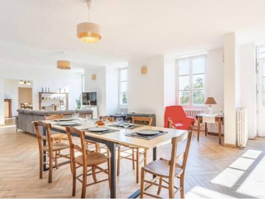 Maison de ville à vendre 255 000 € 6 pièces 4 chambres 230 m² 1 200 m² de terrain Champdeniers 79220