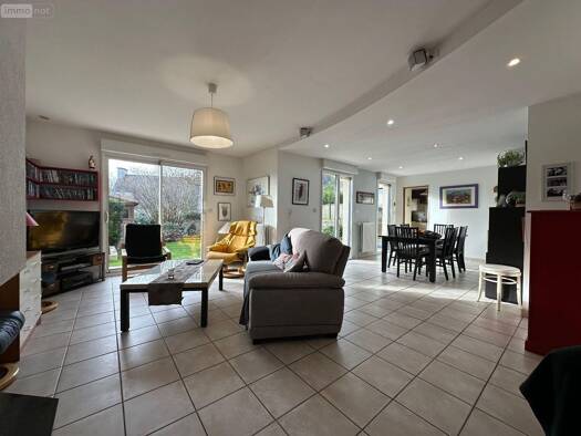 Maison à vendre 330 000 € 7 pièces 6 chambres 151 m² 341 m² de terrain Kerfeunteun Quimper 29000