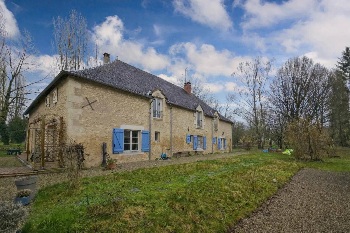 Maison à vendre, 401m², SAINT COSME EN VAIRAIS