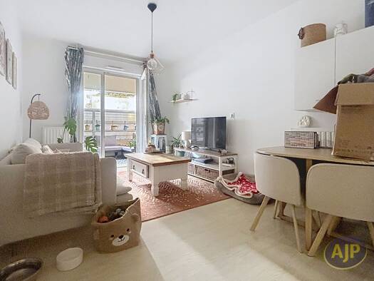 Appartement à louer 570 € 2 pièces 1 chambre 41 m² RDC/3 Pentagone La Roche-sur-Yon 85000