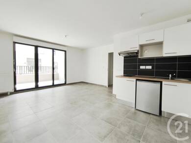 Appartement à louer 868 € 2 pièces 1 chambre 46,6 m² RDC Louvres 95380