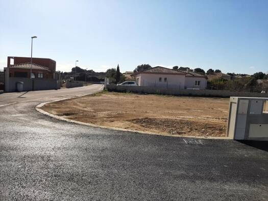 Terrain constructible à vendre 99 000 € 475 m² de terrain Lespignan 34710