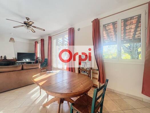 Maison en viager occupé Bouquet 380 000 € 5 pièces 4 chambres 125 m² 5 369 m² de terrain Zone de Campagne Lambesc 13410