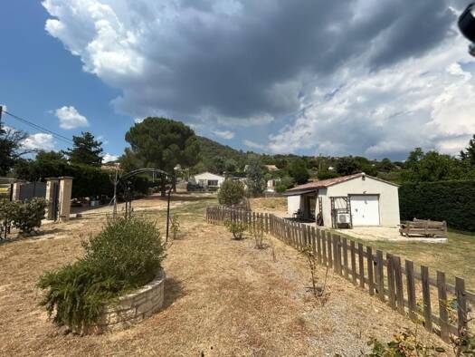 Maison de plain-pied à vendre 450 000 € 5 pièces 4 chambres 145 m² 4 000 m² de terrain Rians 83560