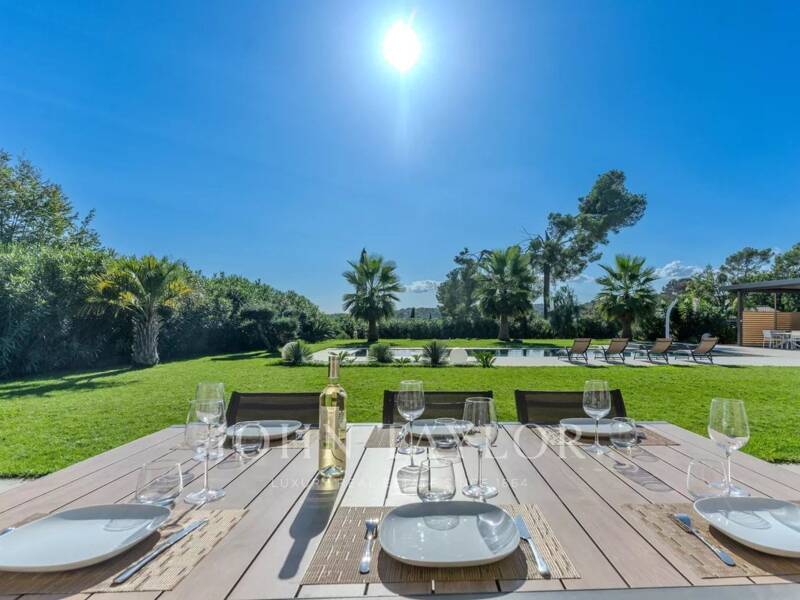 Maison à louer, 276m², VALBONNE