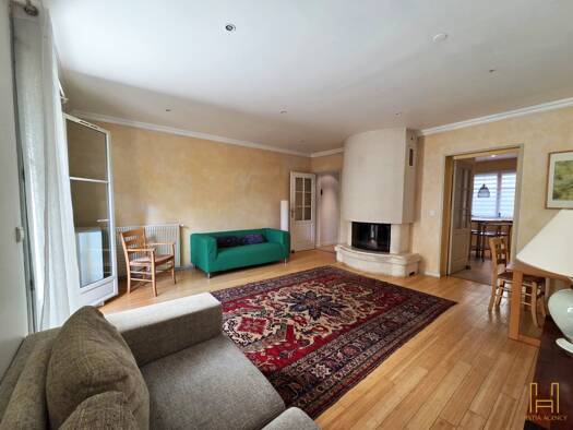 Maison à louer 3 000 € 4 pièces 3 chambres 119 m² Versailles 78000