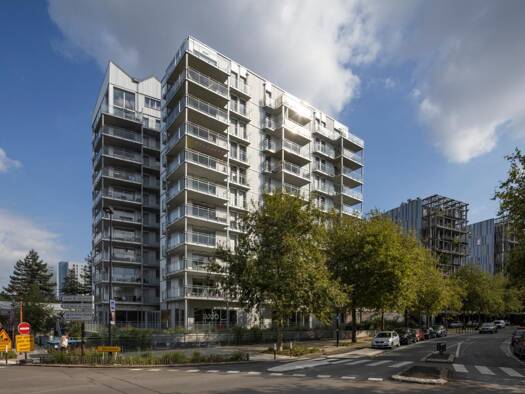 Appartement à louer 1 096 € 3 pièces 2 chambres 84 m² 10ème étage Île de Nantes Nantes 44200